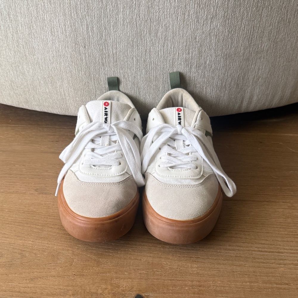 Airwalk White Low-Top Sneakers with Gum Sole and Green Heel Tab